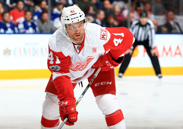 Red Wings beat Sharks 2-1 in shootout