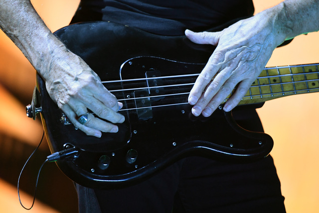 Traveling guitar exhibit to visit Kalamazoo museum