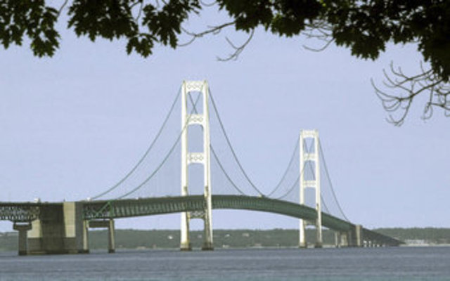 Michigan Senate committee OKs Straits oil pipeline bill