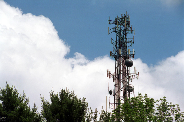 Bills to ease upgrade to 5G wireless go to Michigan governor